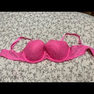 Victoria’s Secret bra 36DD barely worn